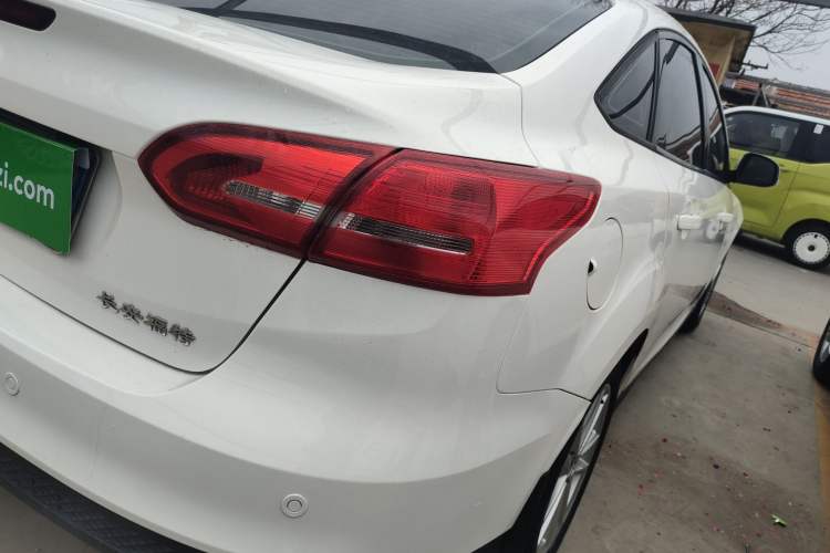 Used Ford Focus 2015 Sedan 1.6L Automatic Trend Model Right Rear Taillight