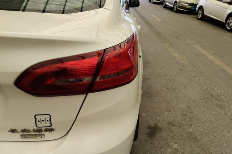 Used Ford Focus 2015 Sedan EcoBoost 180 Automatic Elite Model Right Rear Taillight