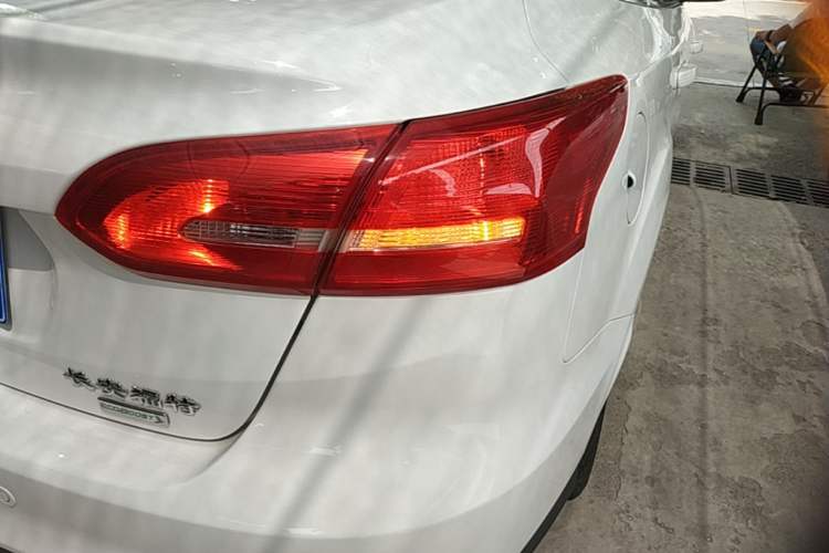 Used Ford Focus 2015 Sedan EcoBoost 180 Automatic Elite Model Right Rear Taillight
