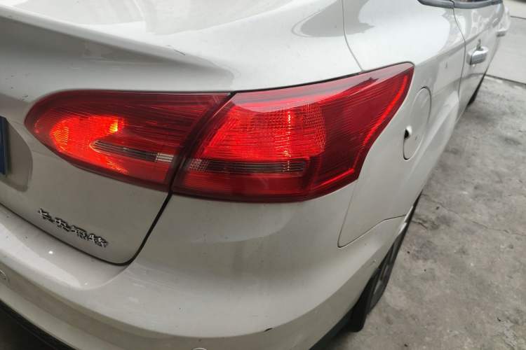 Used Ford Focus 2015 Sedan 1.6L Automatic Trend Model Right Rear Taillight