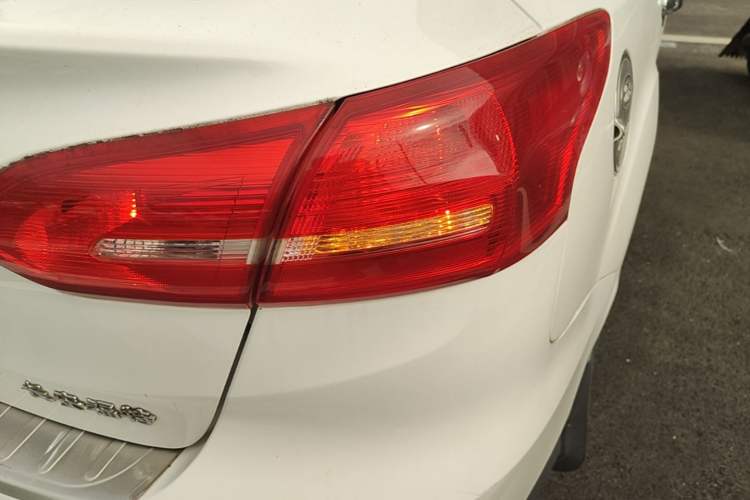 Used Ford Focus 2015 Sedan 1.6L Automatic Trend Model Right Rear Taillight