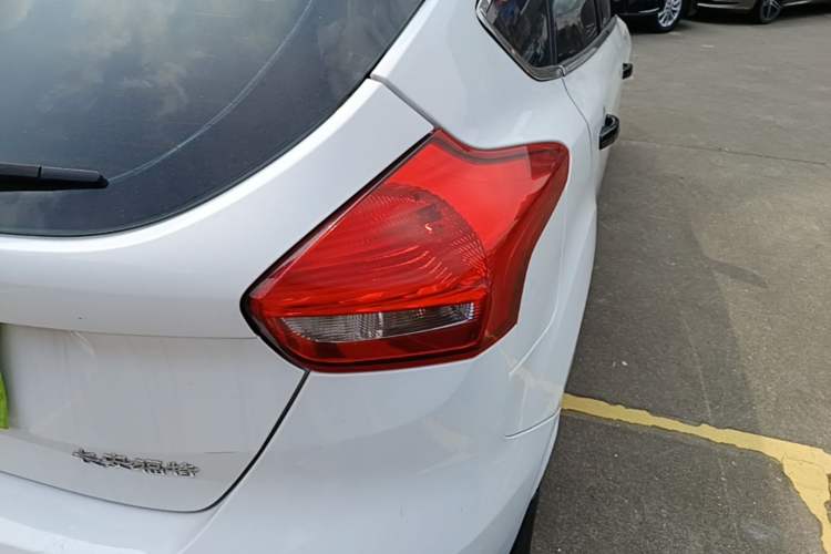 Used Ford Focus 2015 Hatchback 1.6L Automatic Comfort Model Right Rear Taillight