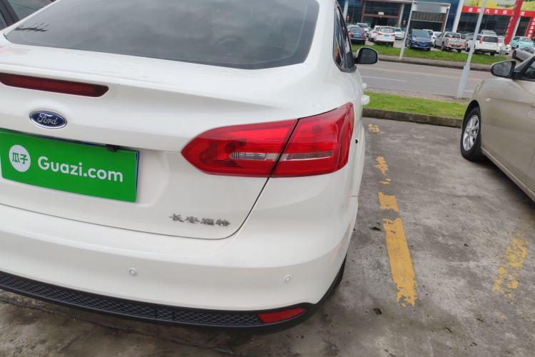 Used Ford Focus 2015 Sedan 1.6L Automatic Comfort Model Right Rear Taillight