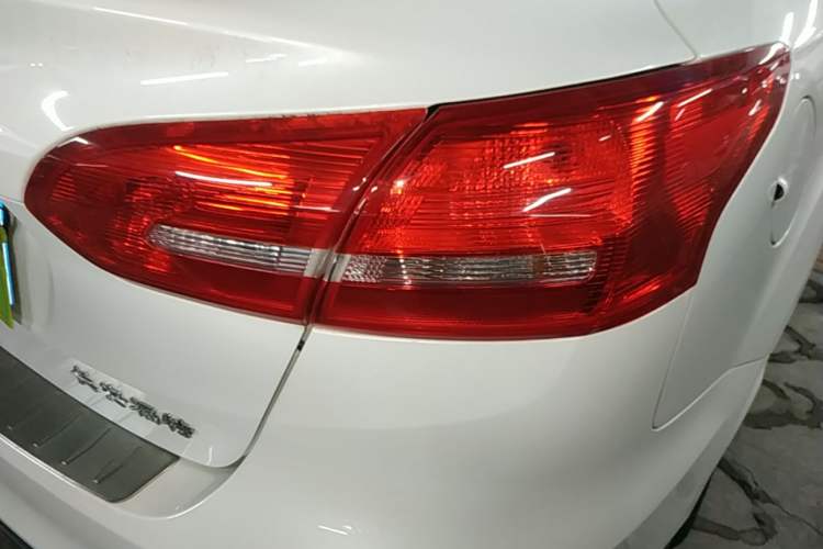 Used Ford Focus 2015 Sedan 1.6L Automatic Comfort Model Right Rear Taillight