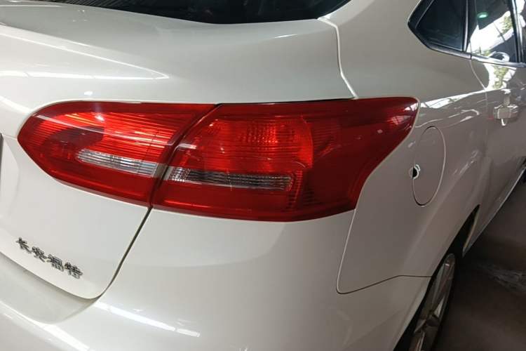 Used Ford Focus 2015 Sedan 1.6L Automatic Trend Model Right Rear Taillight