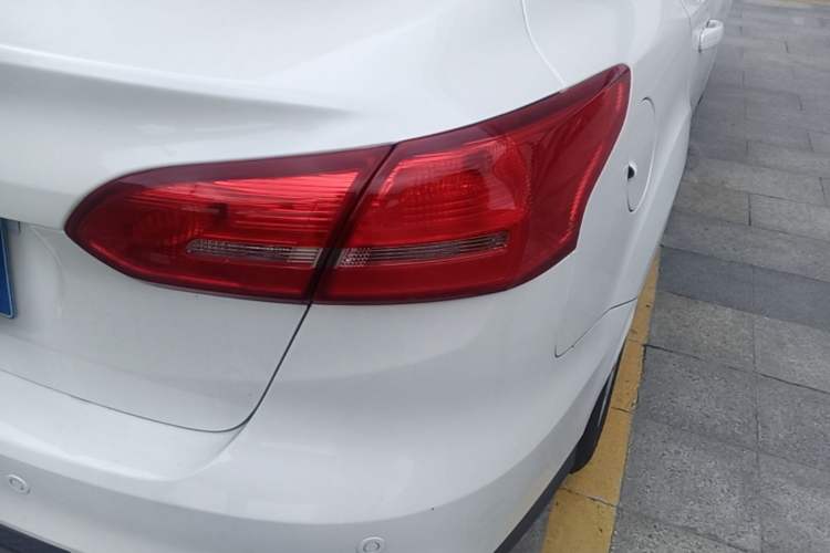 Used Ford Focus 2015 Sedan 1.6L Automatic Trend Model Right Rear Taillight