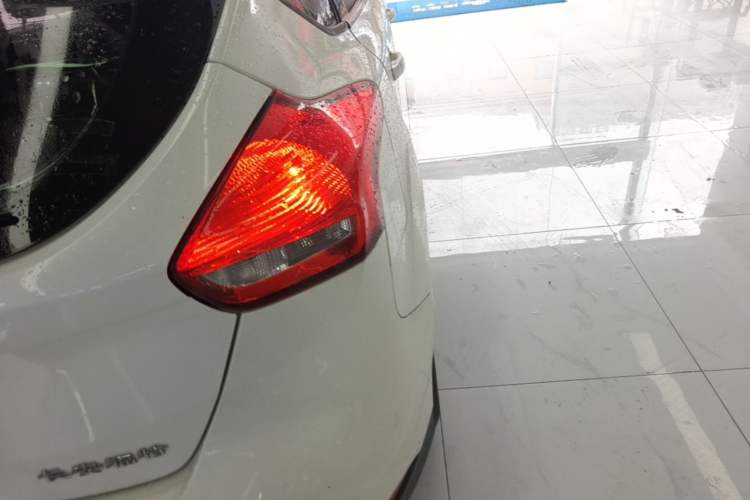 Used Ford Focus 2015 Hatchback 1.6L Automatic Comfort Model Right Rear Taillight