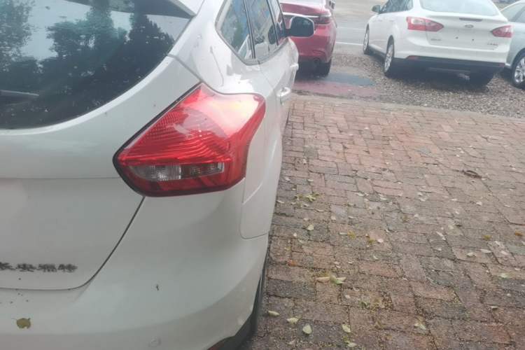 Used Ford Focus 2015 Hatchback 1.6L Manual Comfort Edition Right Rear Taillight