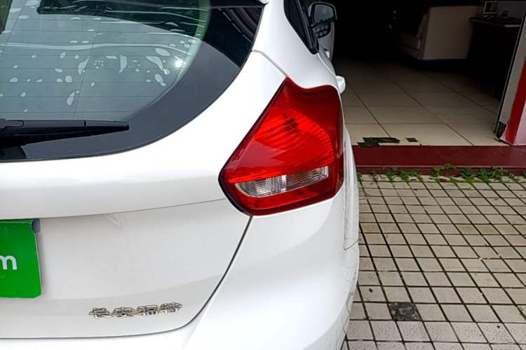 Used Ford Focus 2015 Hatchback 1.6L Automatic Fashion Edition Right Rear Taillight