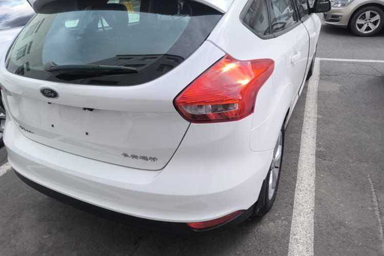 Used Ford Focus 2015 Hatchback 1.6L Automatic Comfort Model Right Rear Taillight