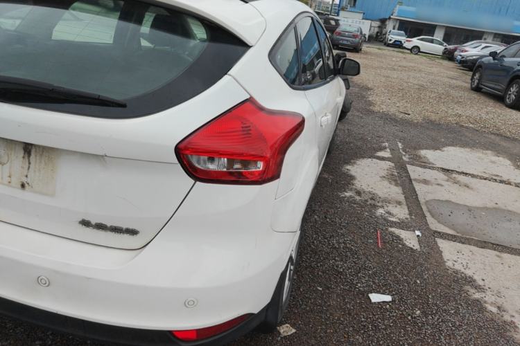 Used Ford Focus 2015 Hatchback 1.6L Automatic Fashion Edition Right Rear Taillight
