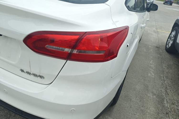 Used Ford Focus 2015 Sedan 1.6L Automatic Trend Model Right Rear Taillight