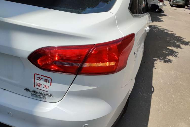 Used Ford Focus 2015 Sedan EcoBoost 180 Automatic Elite Model Right Rear Taillight
