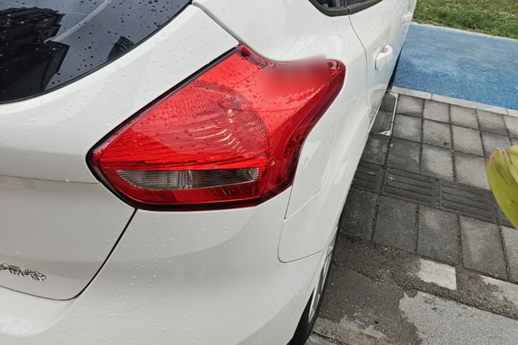 Used Ford Focus 2015 Hatchback 1.6L Automatic Fashion Edition Right Rear Taillight