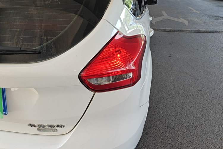 Used Ford Focus 2015 Hatchback EcoBoost 180 Automatic Elite Model Right Rear Taillight