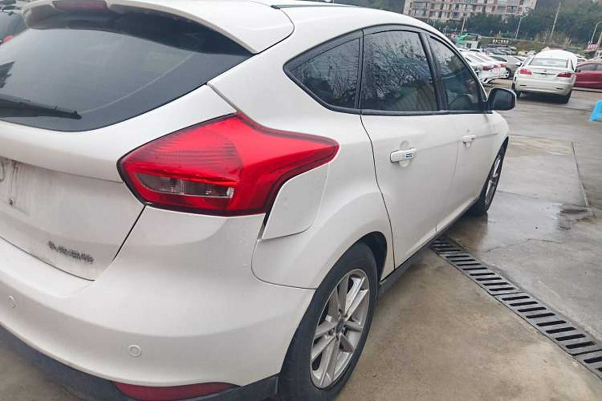 Used Ford Focus 2015 Hatchback 1.6L Automatic Fashion Edition Right Rear Taillight