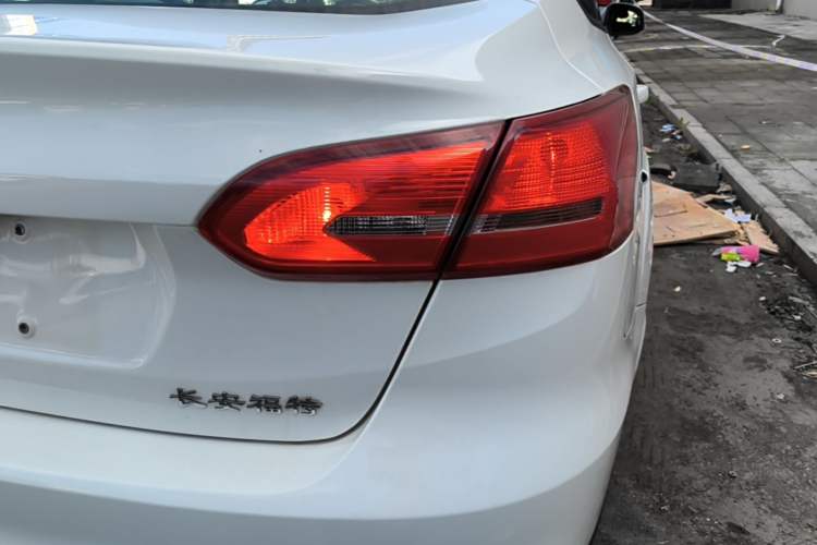 Used Ford Focus 2015 Sedan 1.6L Automatic Comfort Model Right Rear Taillight
