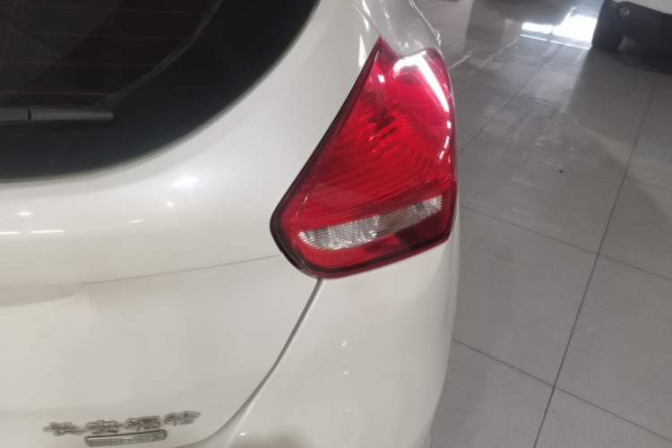 Used Ford Focus 2015 Hatchback EcoBoost 180 Automatic Elite Model Right Rear Taillight