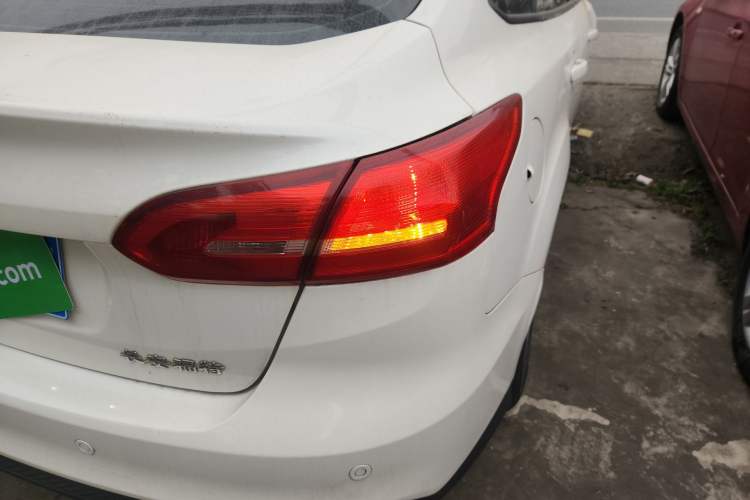 Used Ford Focus 2015 Sedan 1.6L Automatic Trend Model Right Rear Taillight