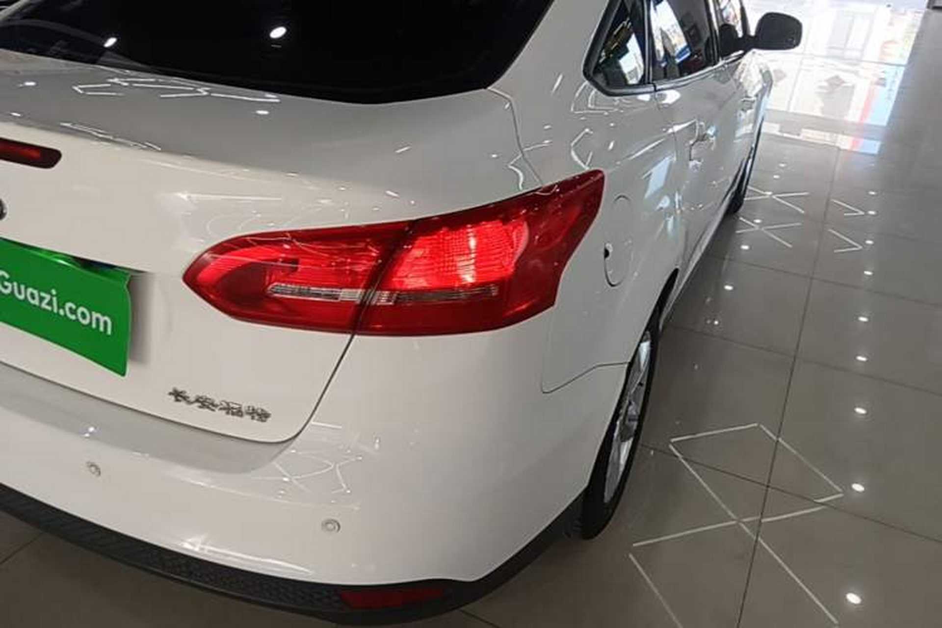 Used Ford Focus 2015 Sedan 1.6L Automatic Comfort Model Right Rear Taillight