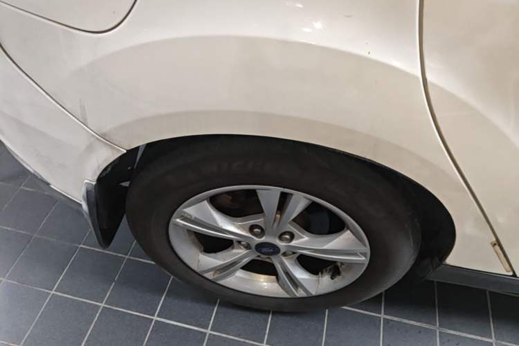 Used Ford Focus 2015 Hatchback 1.6L Automatic Comfort Model Right Rear Wheel Hub