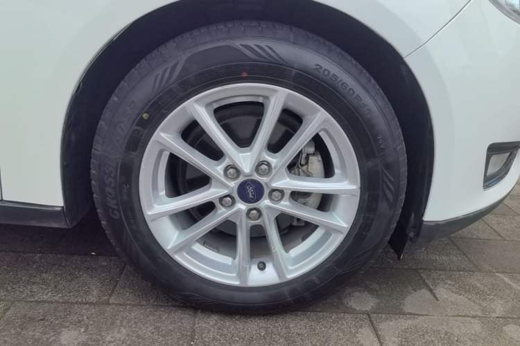 Used Ford Focus 2015 Hatchback 1.6L Manual Fashion Edition Right Rear Wheel Hub