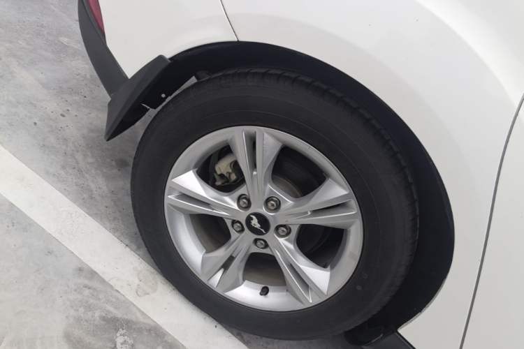 Used Ford Focus 2015 Hatchback 1.6L Automatic Comfort Model Right Rear Wheel Hub