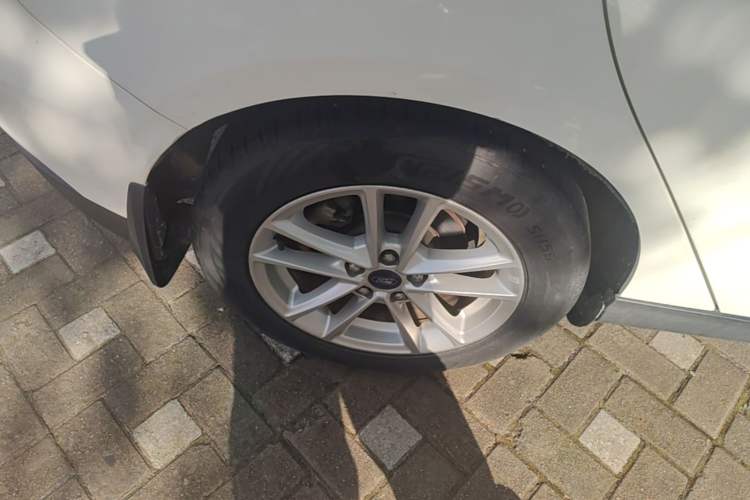 Used Ford Focus 2015 Hatchback 1.6L Automatic Fashion Edition Right Rear Wheel Hub