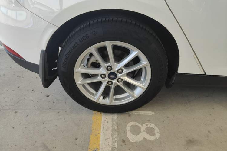 Used Ford Focus 2015 Hatchback 1.6L Automatic Fashion Edition Right Rear Wheel Hub