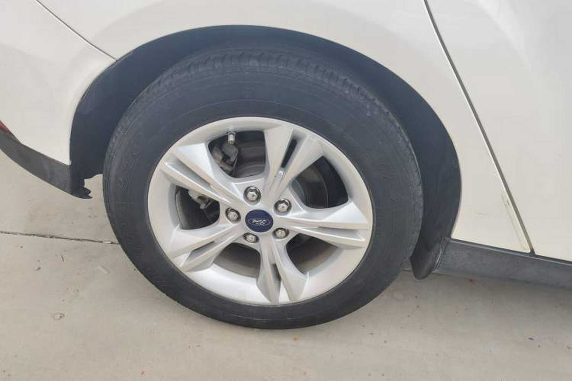 Used Ford Focus 2015 Hatchback 1.6L Automatic Comfort Model Right Rear Wheel Hub
