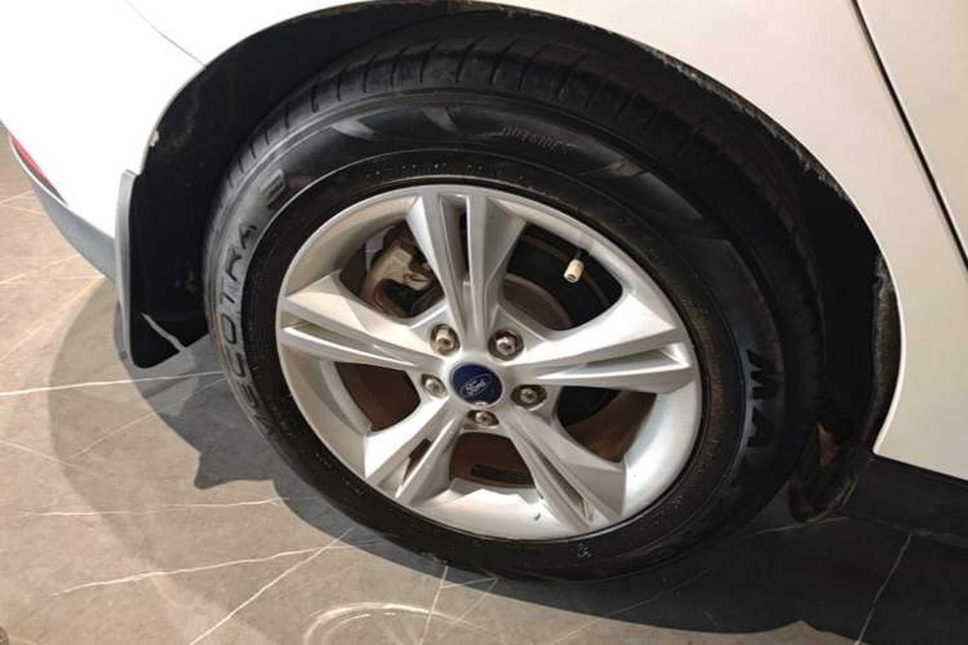 Used Ford Focus 2015 Hatchback 1.6L Automatic Comfort Model Right Rear Wheel Hub