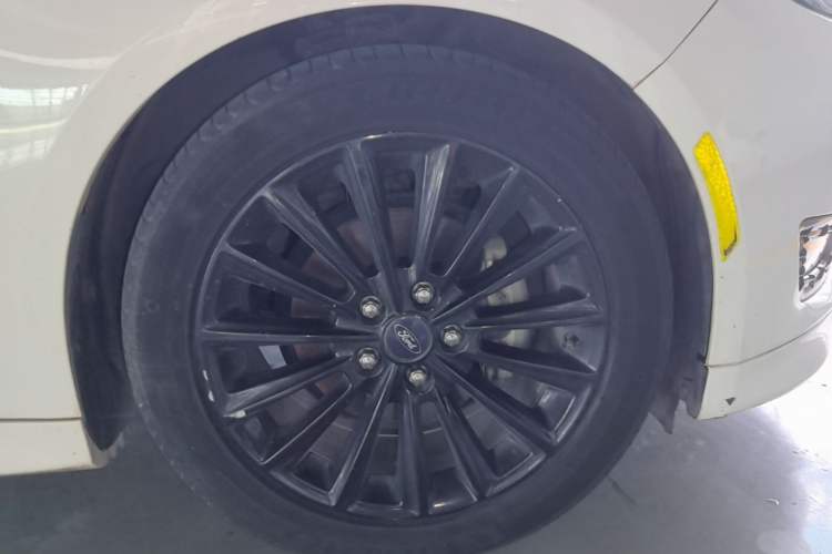 Used Ford Focus 2015 Hatchback EcoBoost 180 Automatic Sport Model Right Rear Wheel Hub