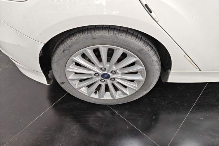 Used Ford Focus 2015 Hatchback EcoBoost 180 Automatic Sport Model Right Rear Wheel Hub