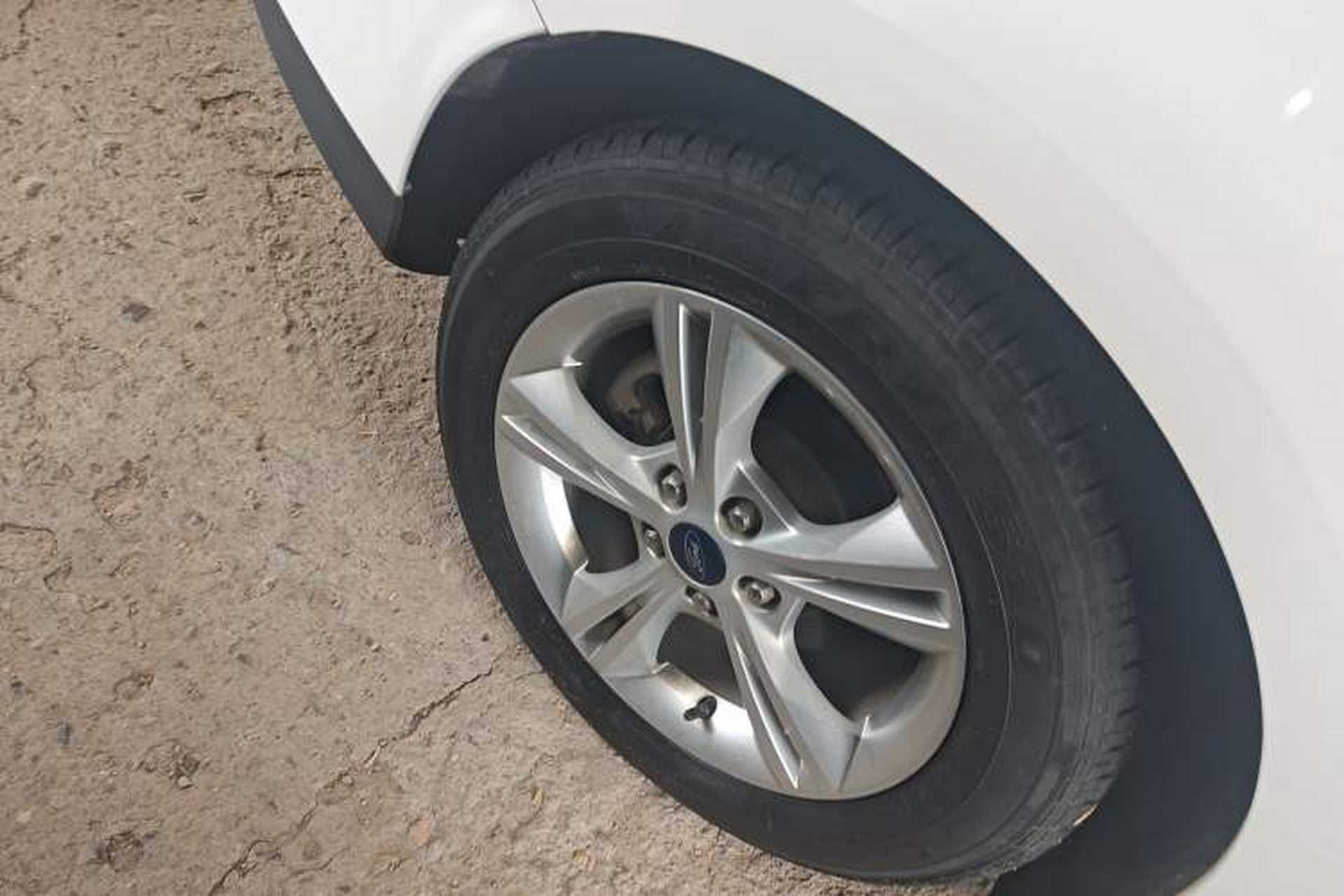 Used Ford Focus 2015 Sedan 1.6L Automatic Comfort Model Right Rear Wheel Hub