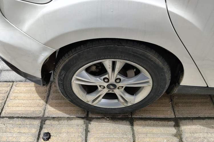 Used Ford Focus 2015 Hatchback 1.6L Automatic Comfort Model Right Rear Wheel Hub
