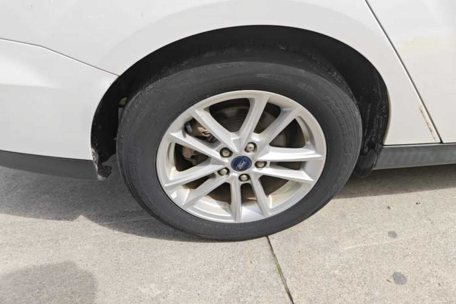 Used Ford Focus 2015 Sedan 1.6L Manual Fashion Edition Right Rear Wheel Hub