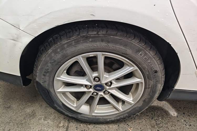 Used Ford Focus 2015 Sedan 1.6L Automatic Trend Model Right Rear Wheel Hub