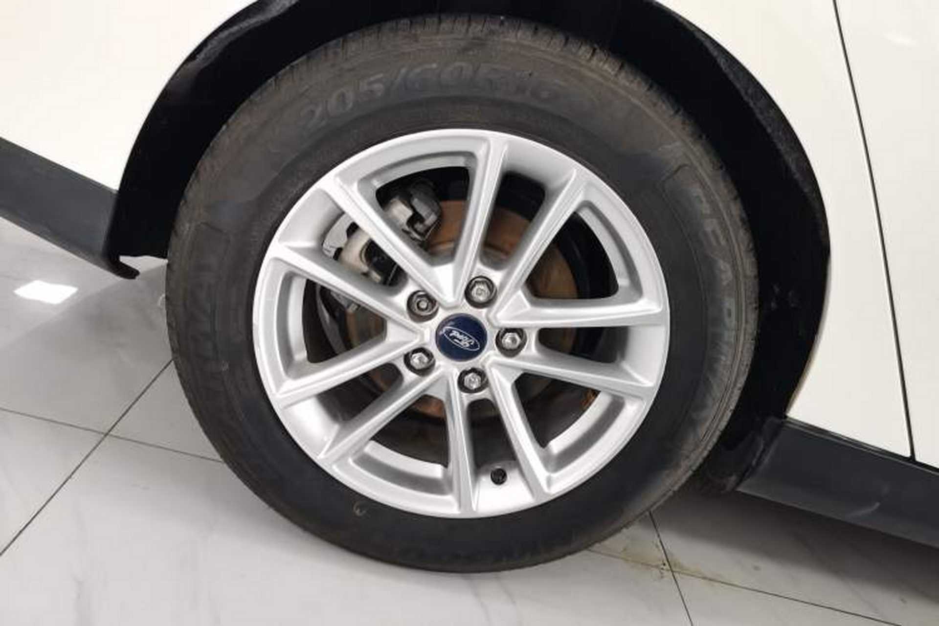 Used Ford Focus 2015 Sedan 1.6L Automatic Trend Model Right Rear Wheel Hub