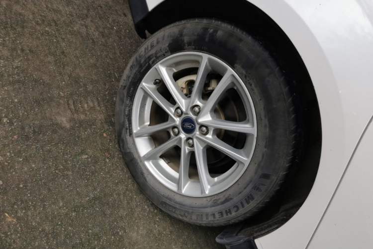 Used Ford Focus 2015 Sedan 1.6L Automatic Trend Model Right Rear Wheel Hub