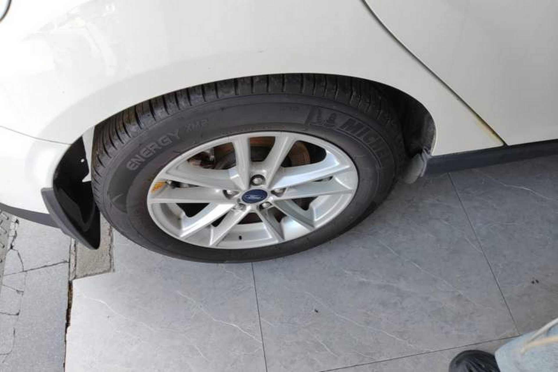 Used Ford Focus 2015 Hatchback EcoBoost 180 Automatic Elite Model Right Rear Wheel Hub