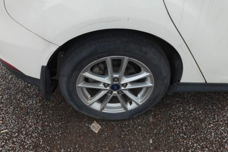 Used Ford Focus 2015 Hatchback 1.6L Automatic Fashion Edition Right Rear Wheel Hub