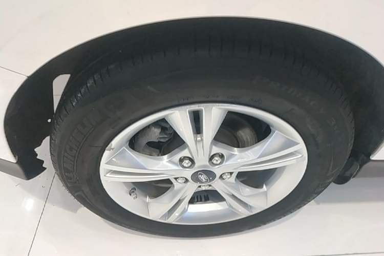 Used Ford Focus 2015 Hatchback 1.6L Automatic Comfort Model Right Rear Wheel Hub
