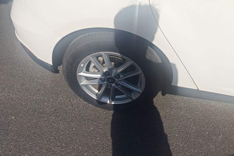 Used Ford Focus 2015 Hatchback 1.6L Automatic Fashion Edition Right Rear Wheel Hub