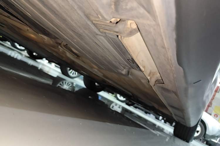 Used Ford Focus 2015 Sedan EcoBoost 125 Automatic Supreme Style Edition Right Side Sill