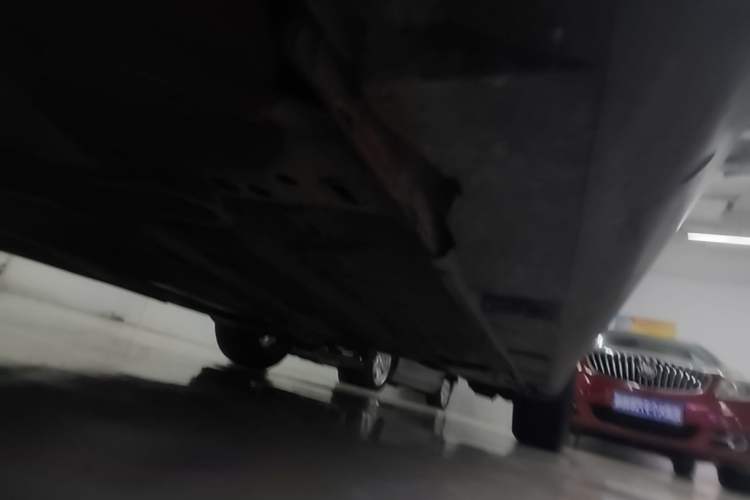 Used Ford Focus 2015 Hatchback EcoBoost 125 Automatic Supreme Style Edition Right Side Sill