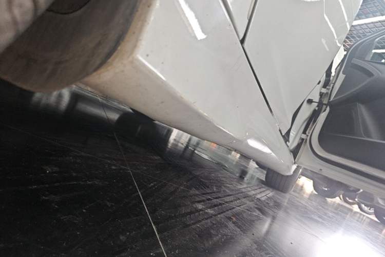 Used Ford Focus 2015 Hatchback EcoBoost 180 Automatic Sport Model Right Side Sill