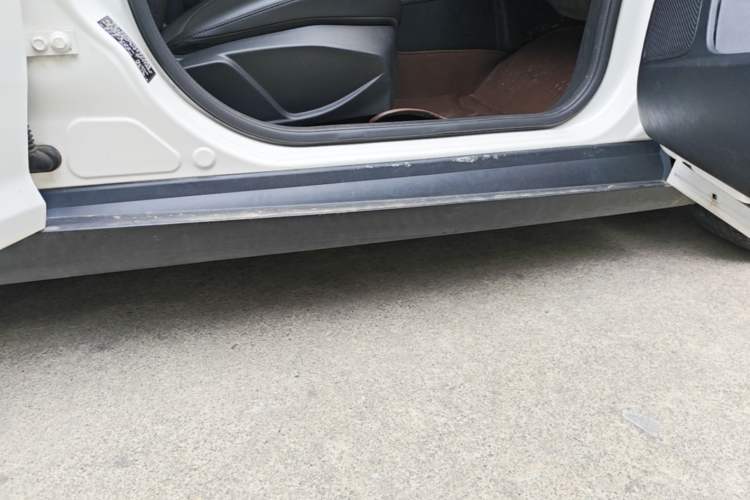 Used Ford Focus 2015 Sedan 1.6L Manual Fashion Edition Right Side Sill
