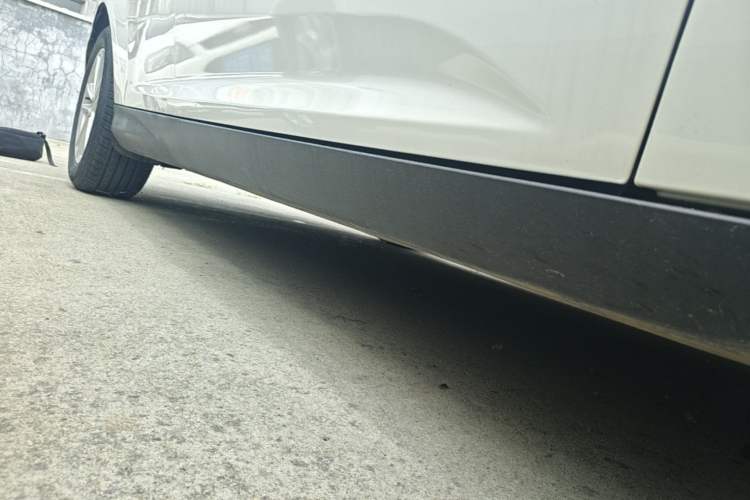 Used Ford Focus 2015 Sedan 1.6L Automatic Trend Model Right Side Sill