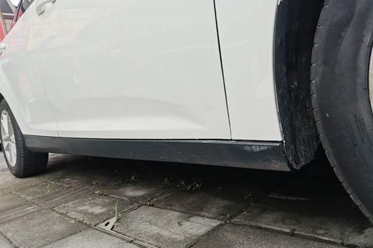 Used Ford Focus 2015 Hatchback 1.6L Automatic Fashion Edition Right Side Sill