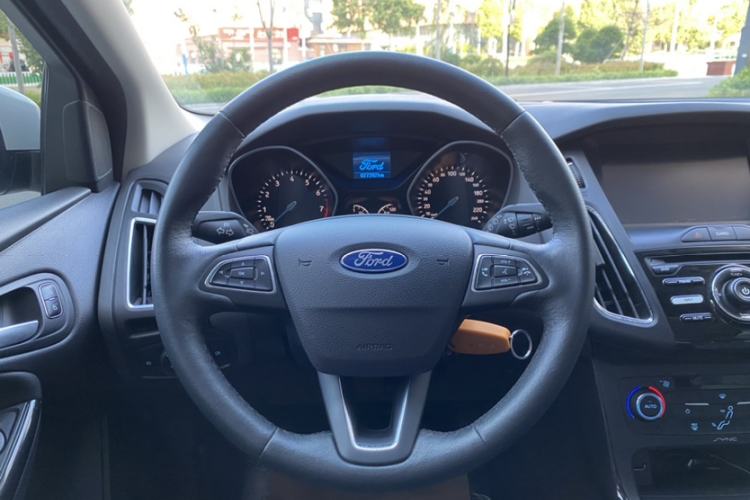 Used Ford Focus 2015 Hatchback 1.6L Manual Fashion Edition Steering Wheel
